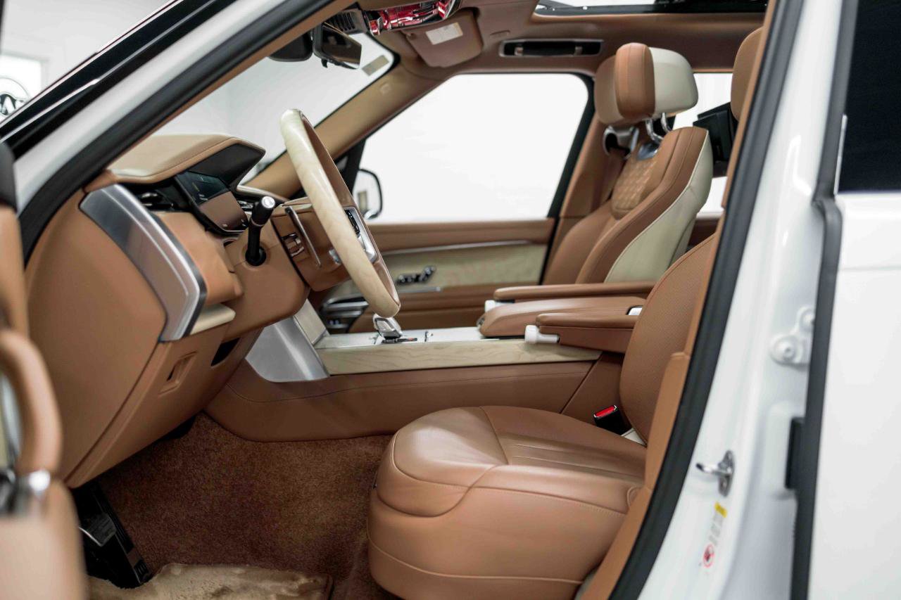 2024 Land Rover Range Rover SV