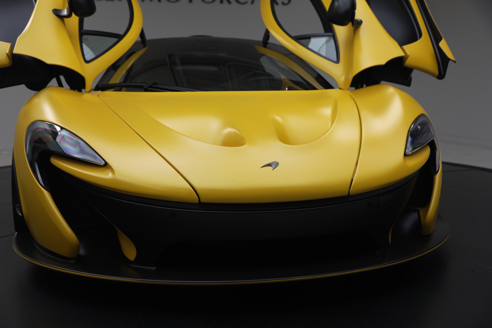 Used 2015 McLaren P1 photo 35