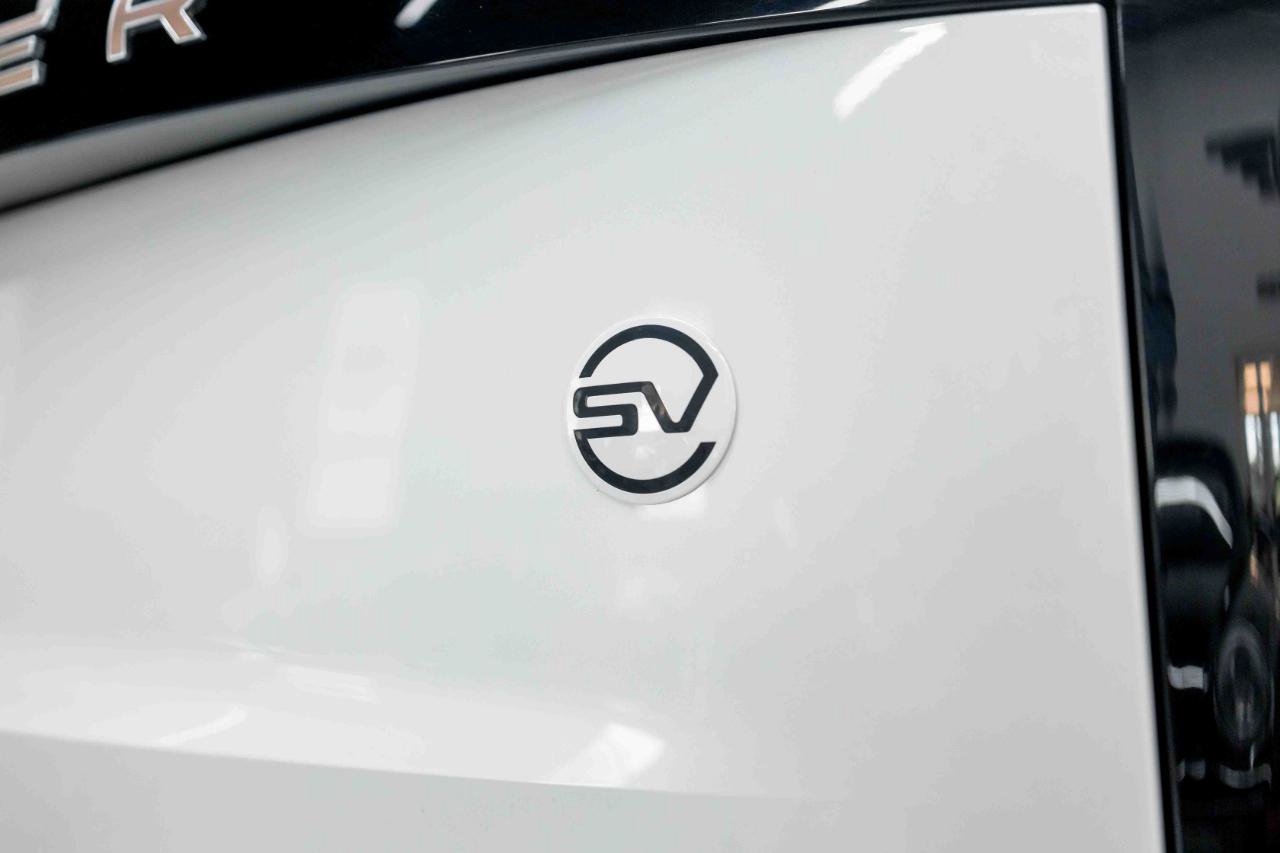 2024 Land Rover Range Rover SV