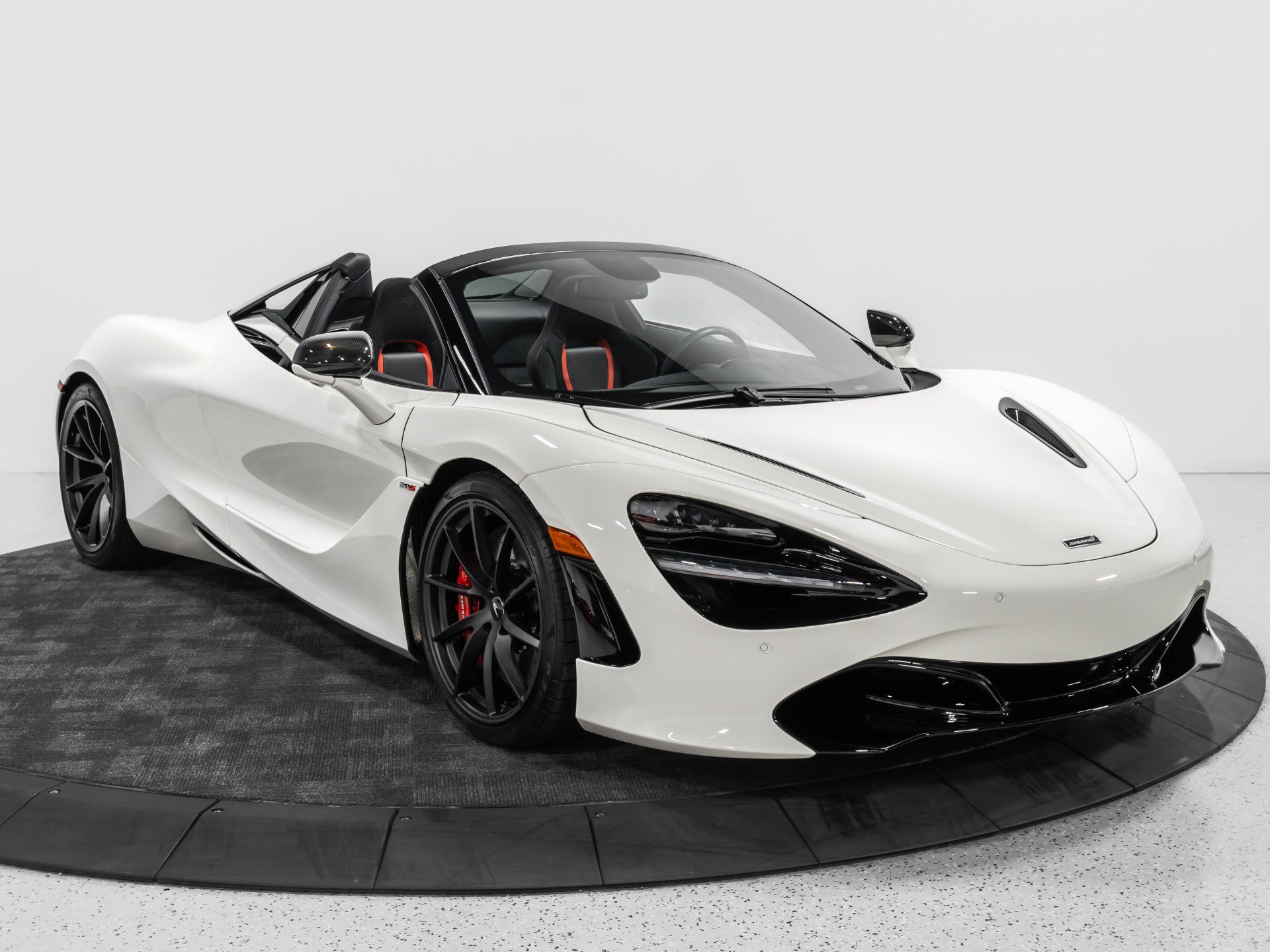 Used 2021 McLaren 720S Performance photo 13