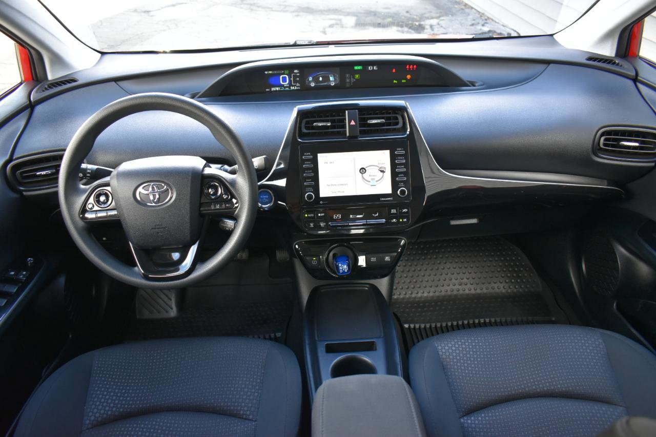 2022 Toyota Prius LE