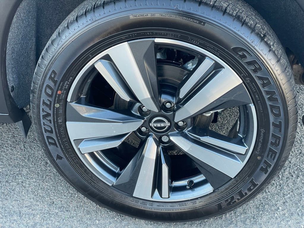 2025 Nissan Rogue SL