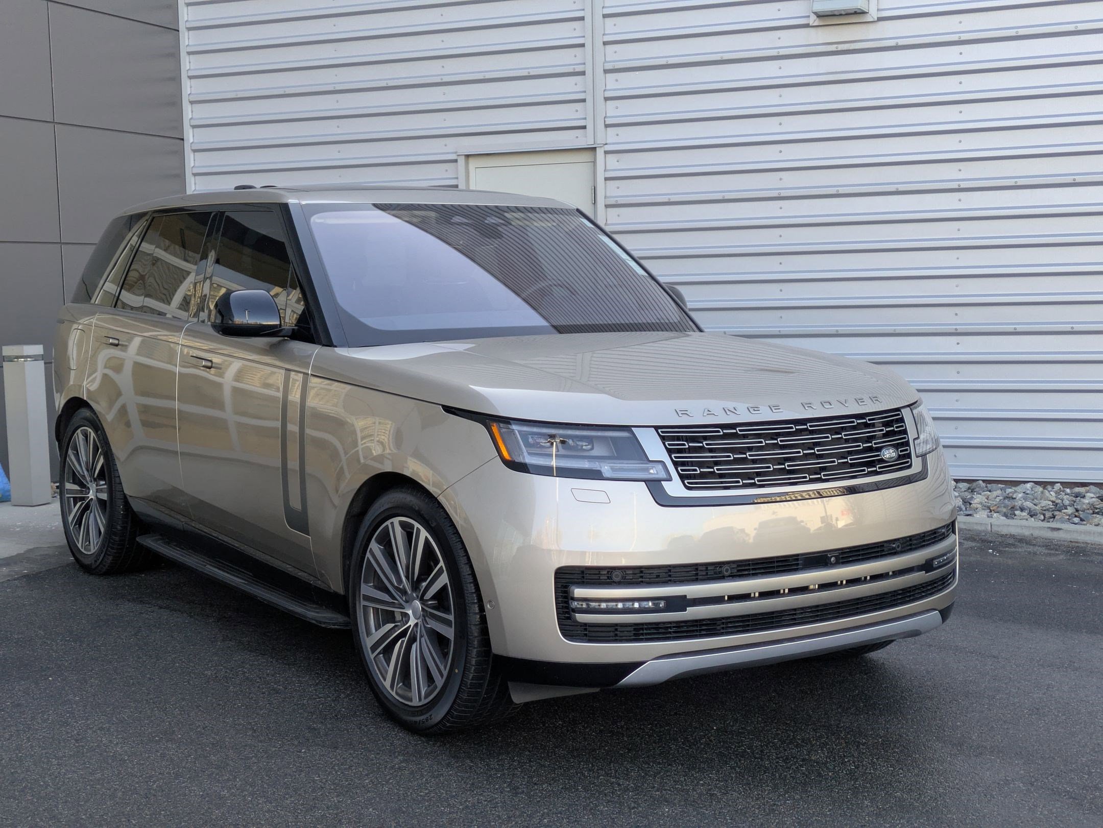 2023 Land Rover Range Rover SE
