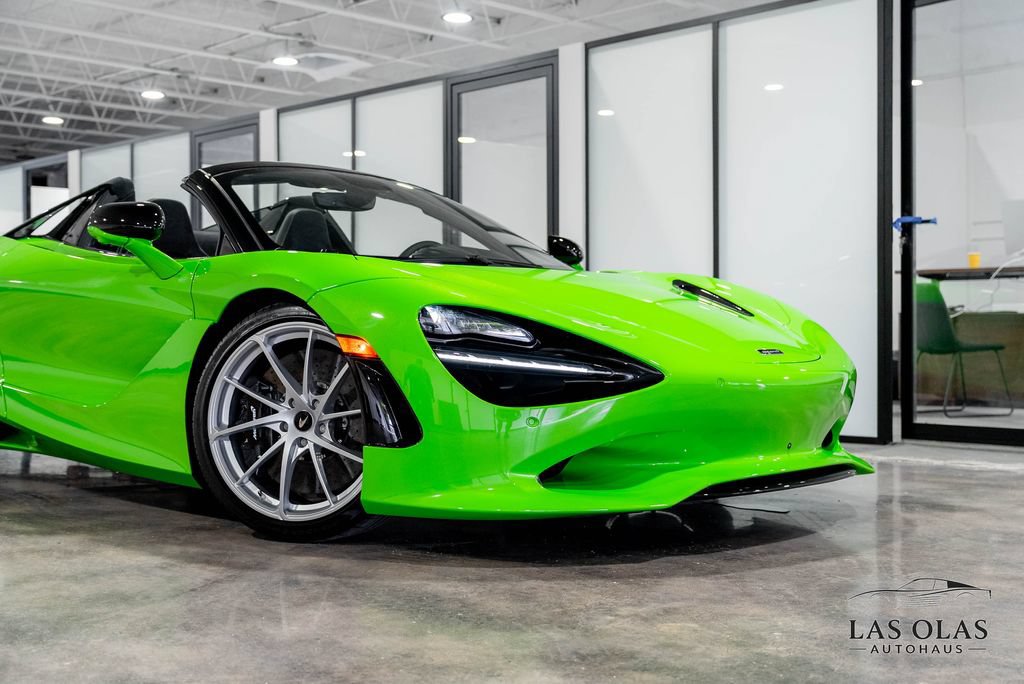 Used 2026 McLaren 750S Spider photo 8