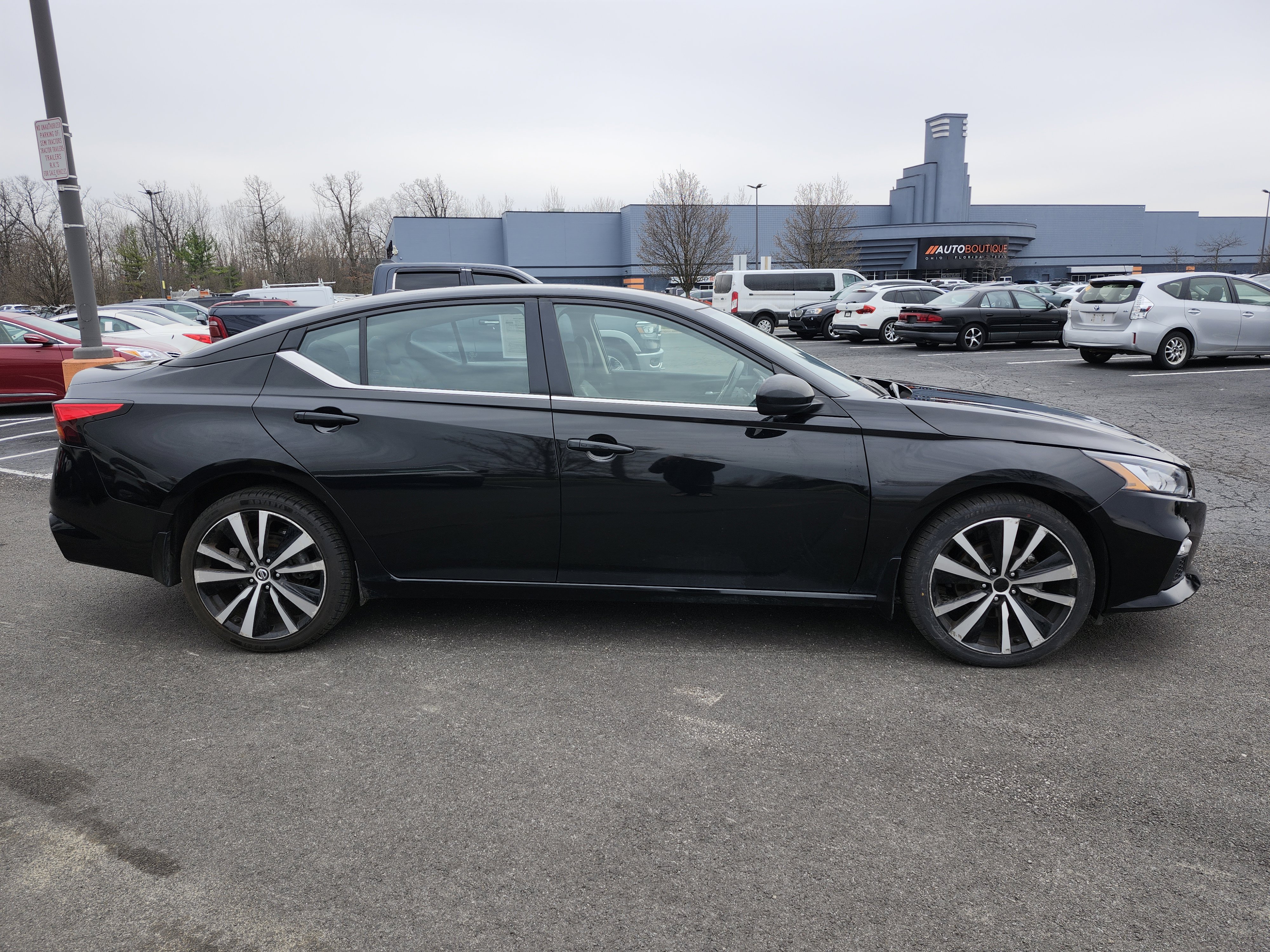 2022 Nissan Altima 2.5 SR