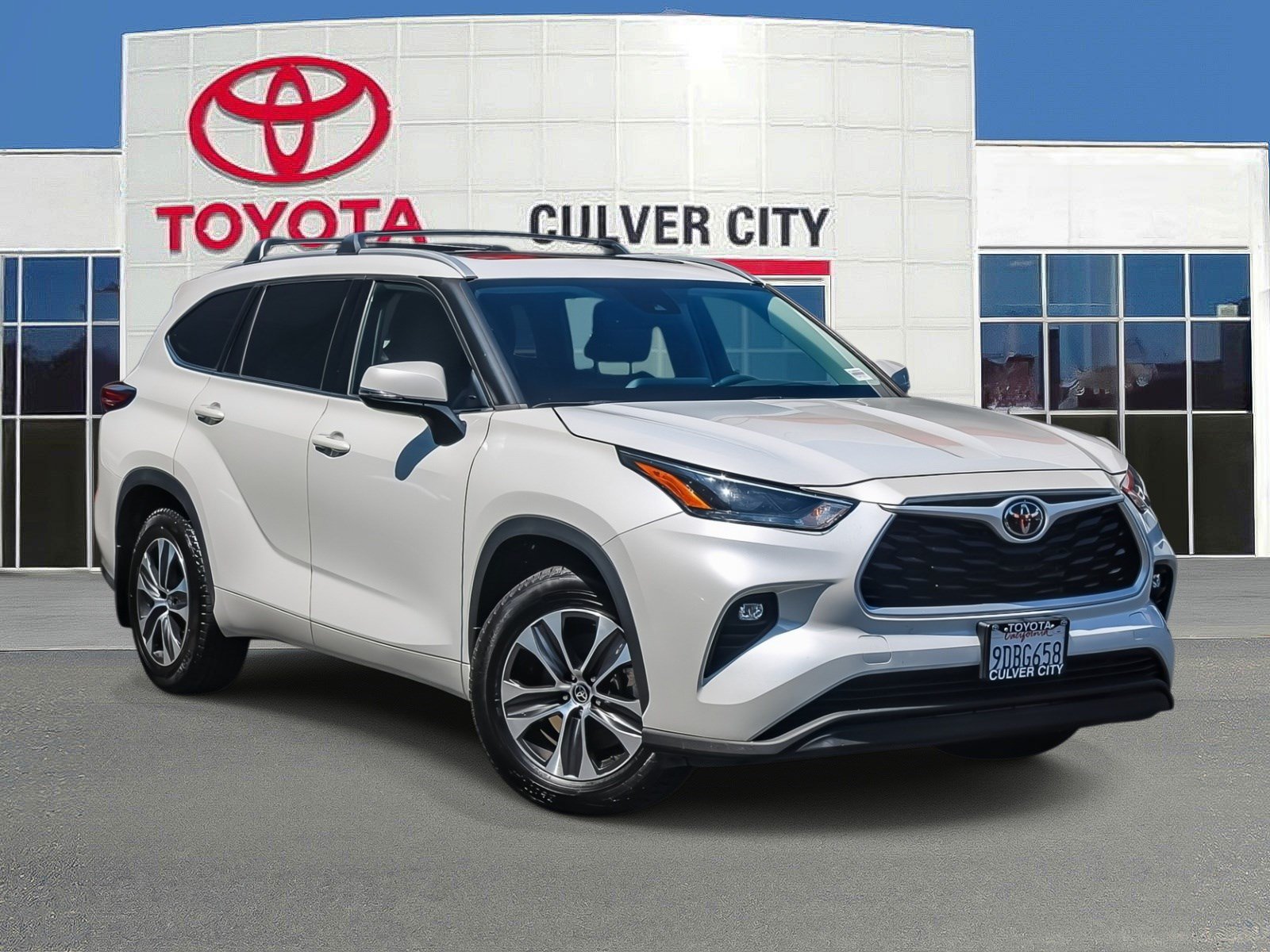 Used 2022 Toyota Highlander XLE