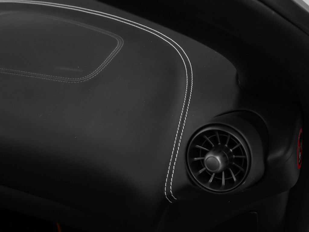 Used 2016 McLaren 675LT Spider photo 28