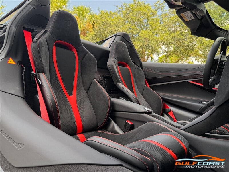 Used 2021 McLaren 720S Performance photo 29