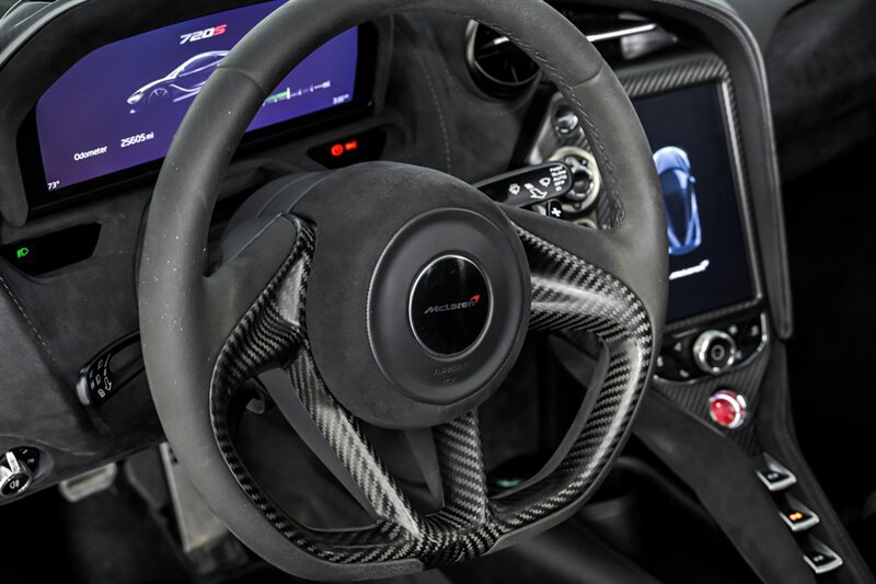 Used 2018 McLaren 720S photo 23