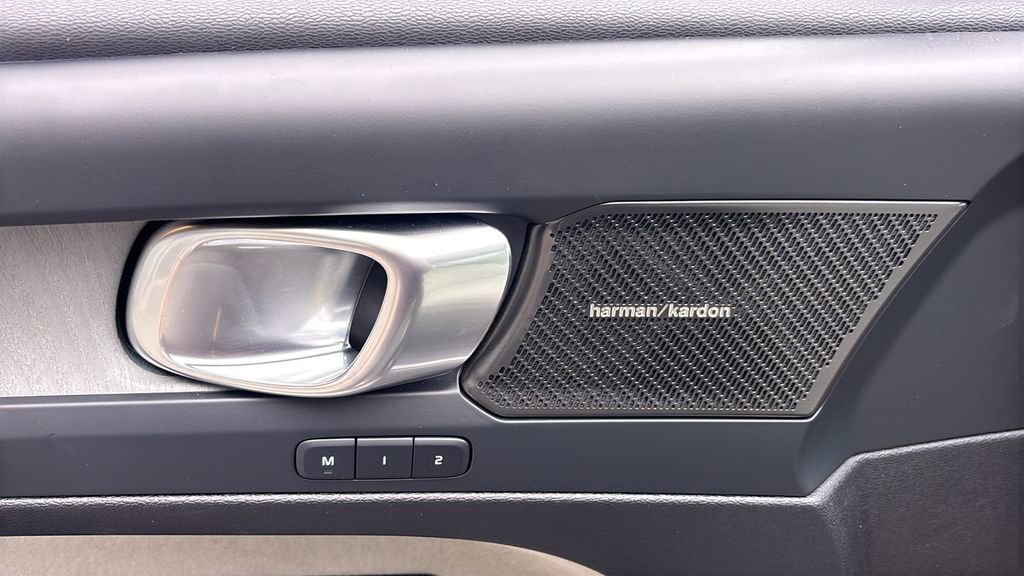 2026 Volvo Xc40 B5 Ultra