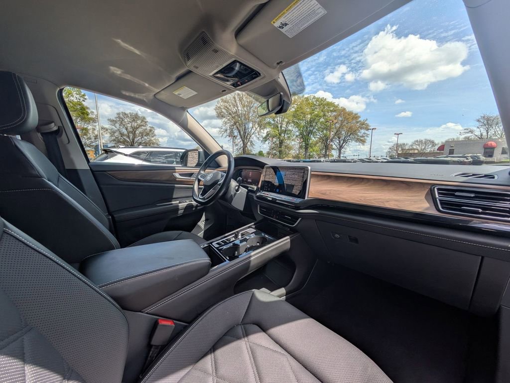 2025 Volkswagen Atlas SE