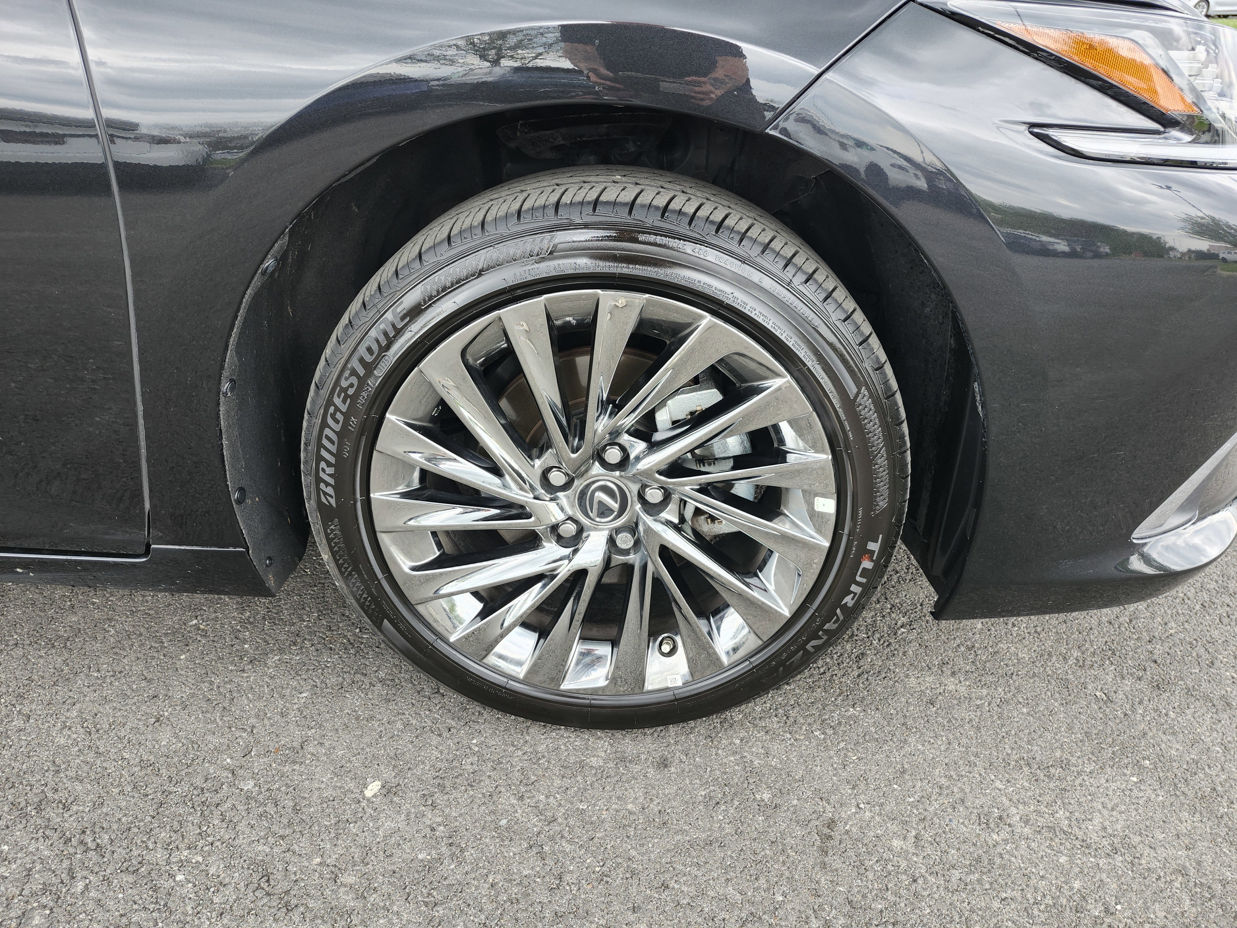 2025 Lexus ES 300h Ultra Luxury