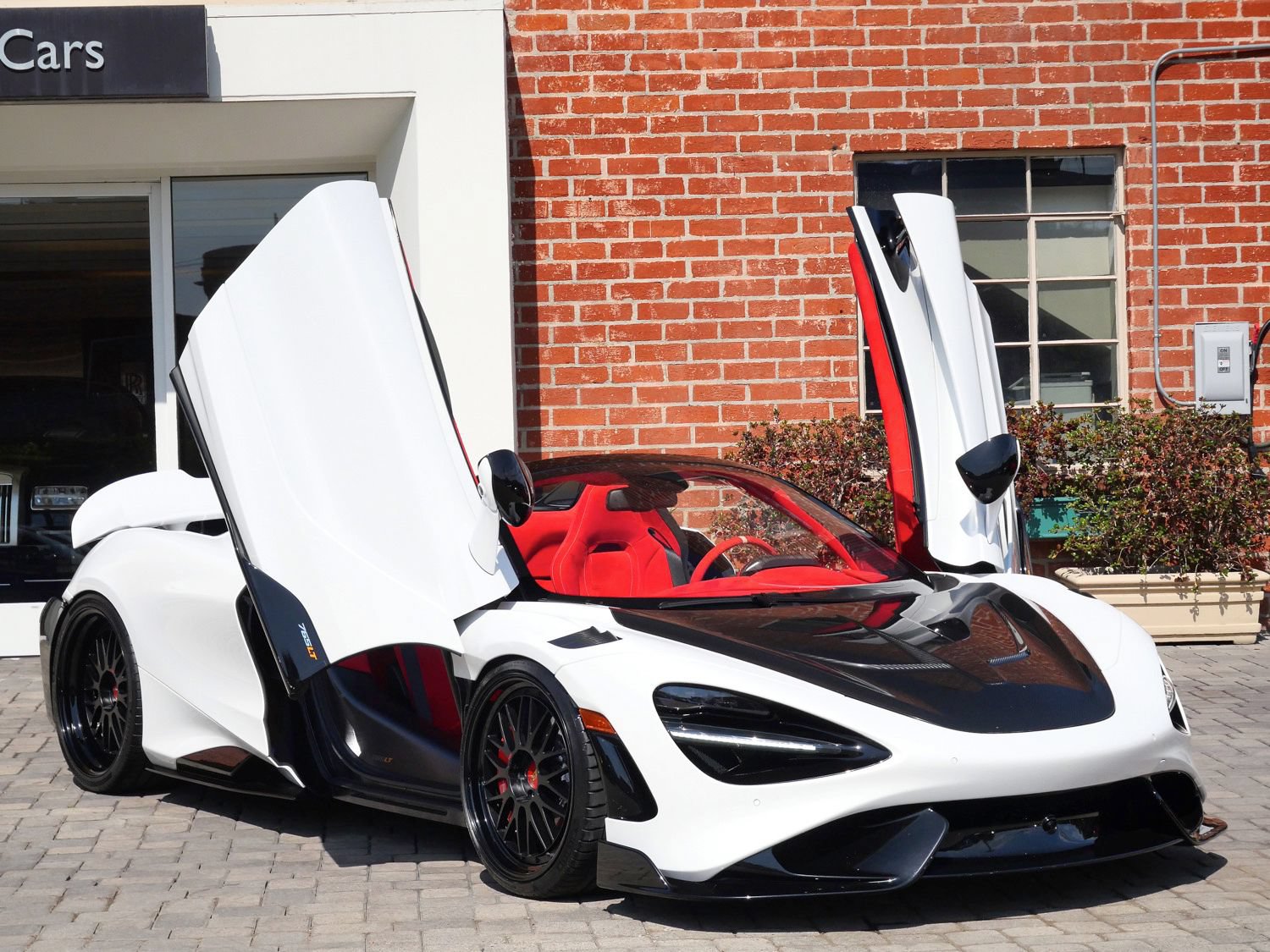 Used 2022 McLaren 765LT photo 19