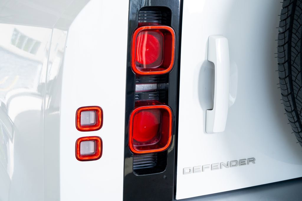 2022 Land Rover Defender 90 S