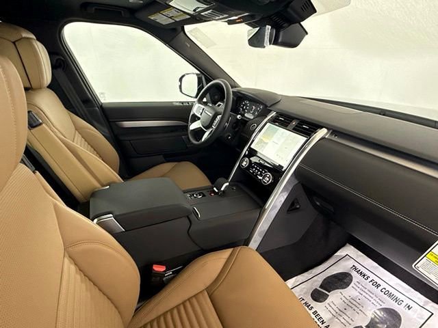 2025 Land Rover Discovery Dynamic SE