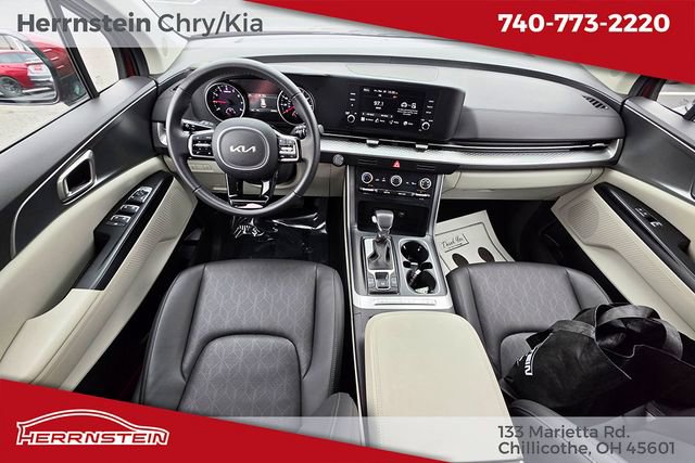 2024 Kia Carnival LX