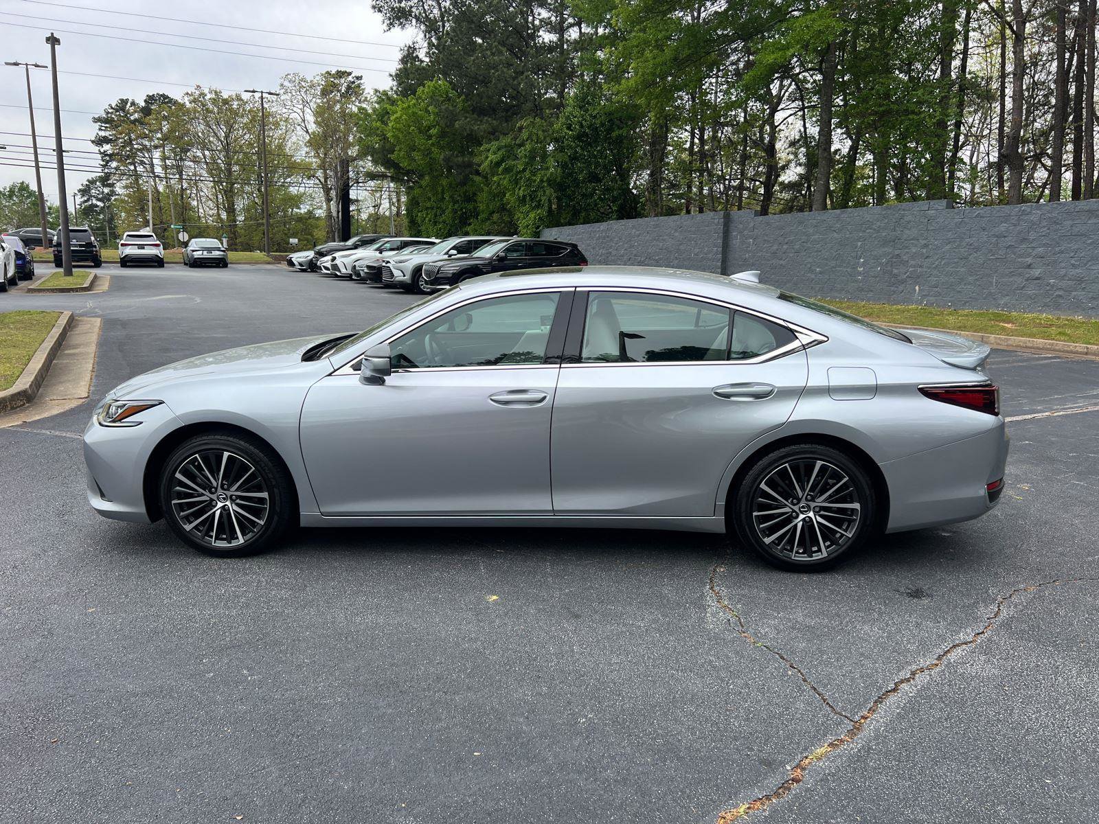2025 Lexus ES 300h