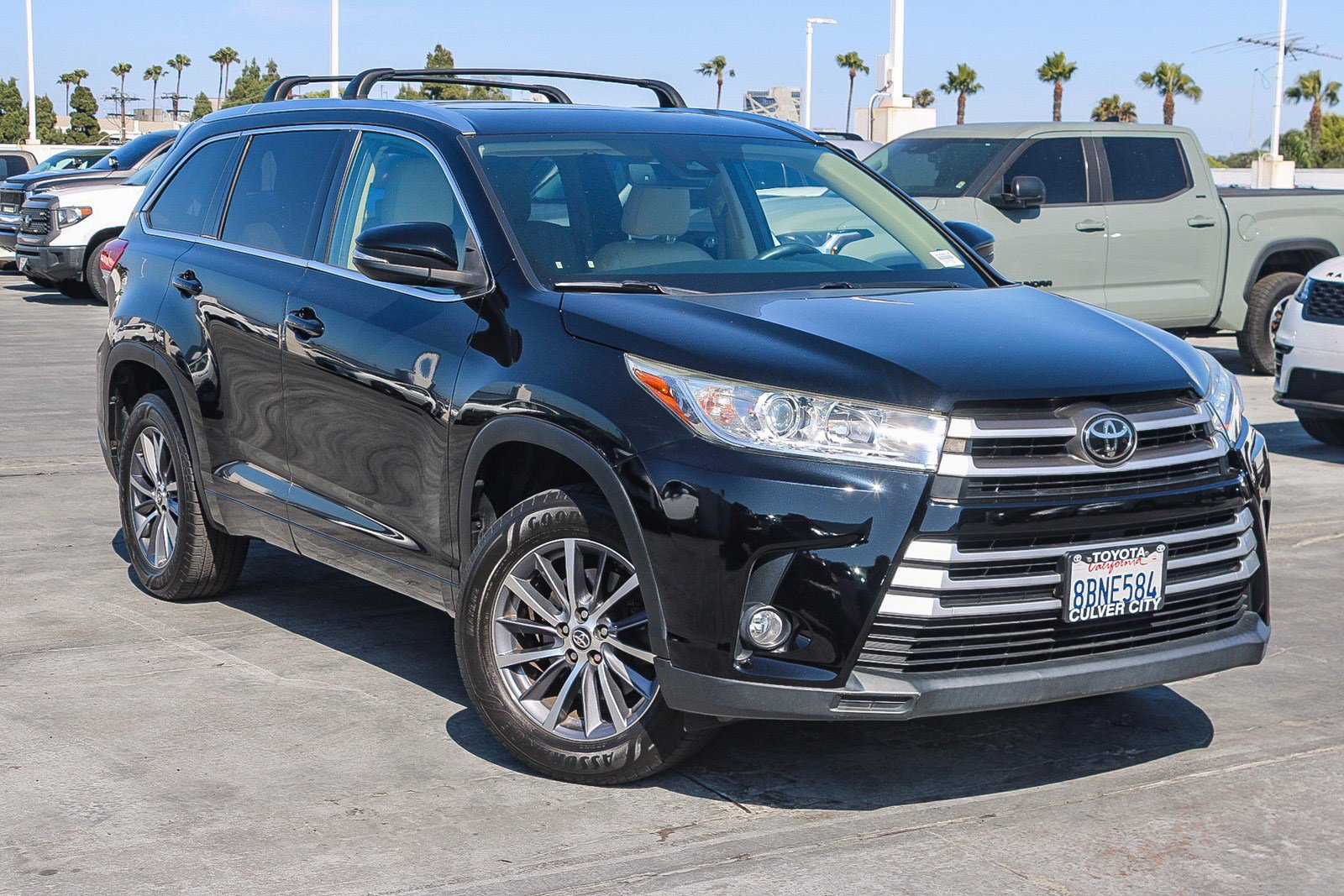 Used 2017 Toyota Highlander XLE w/ Carpet Mat Package