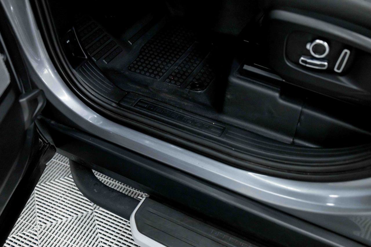 2023 Land Rover Defender 130 SE