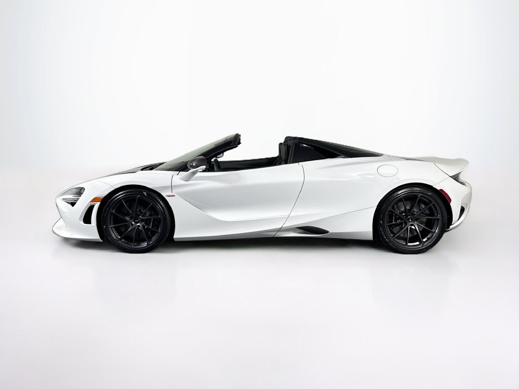 Used 2027 McLaren 750S Spider photo 2