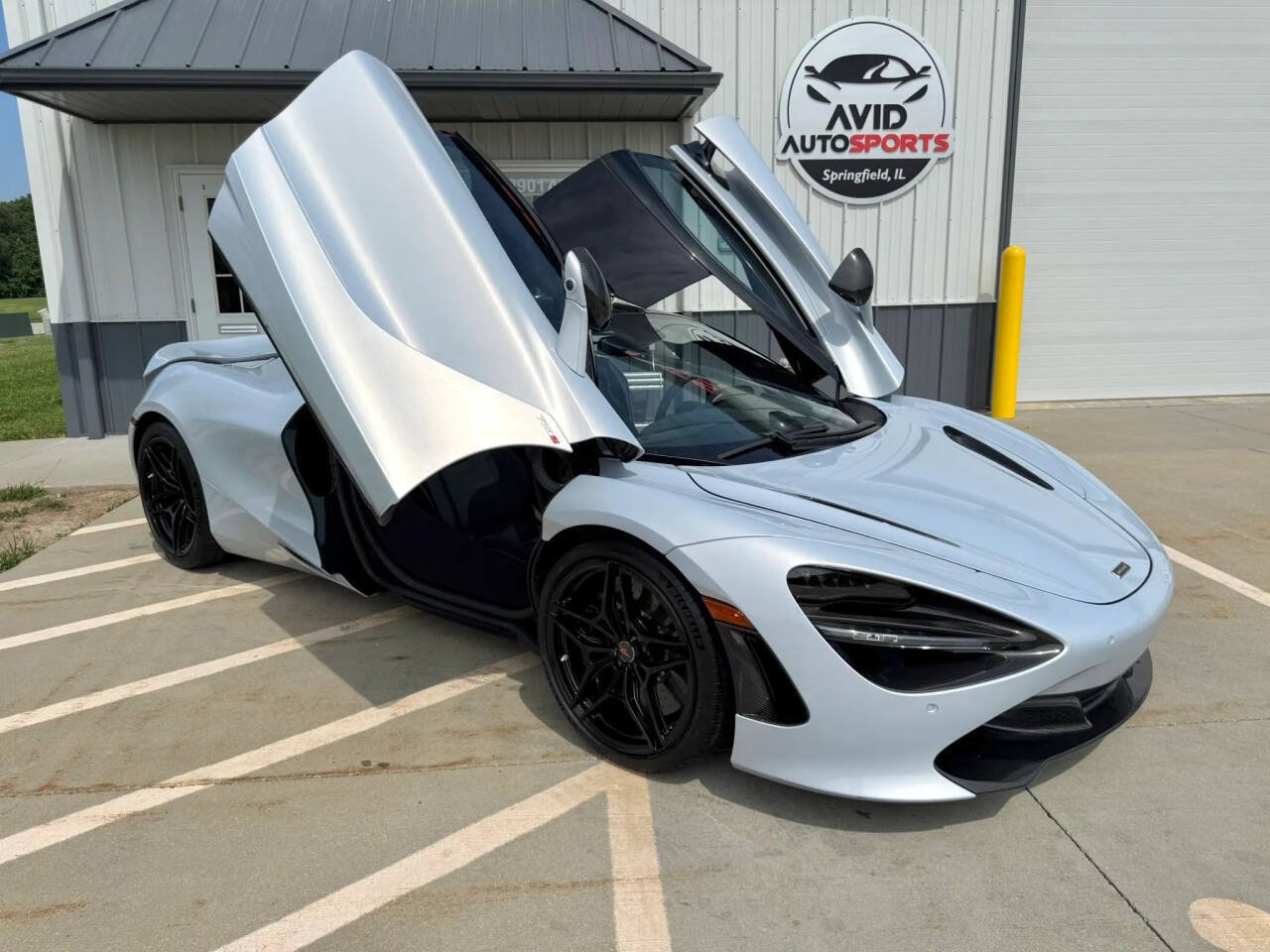 Used 2018 McLaren 720S photo 33