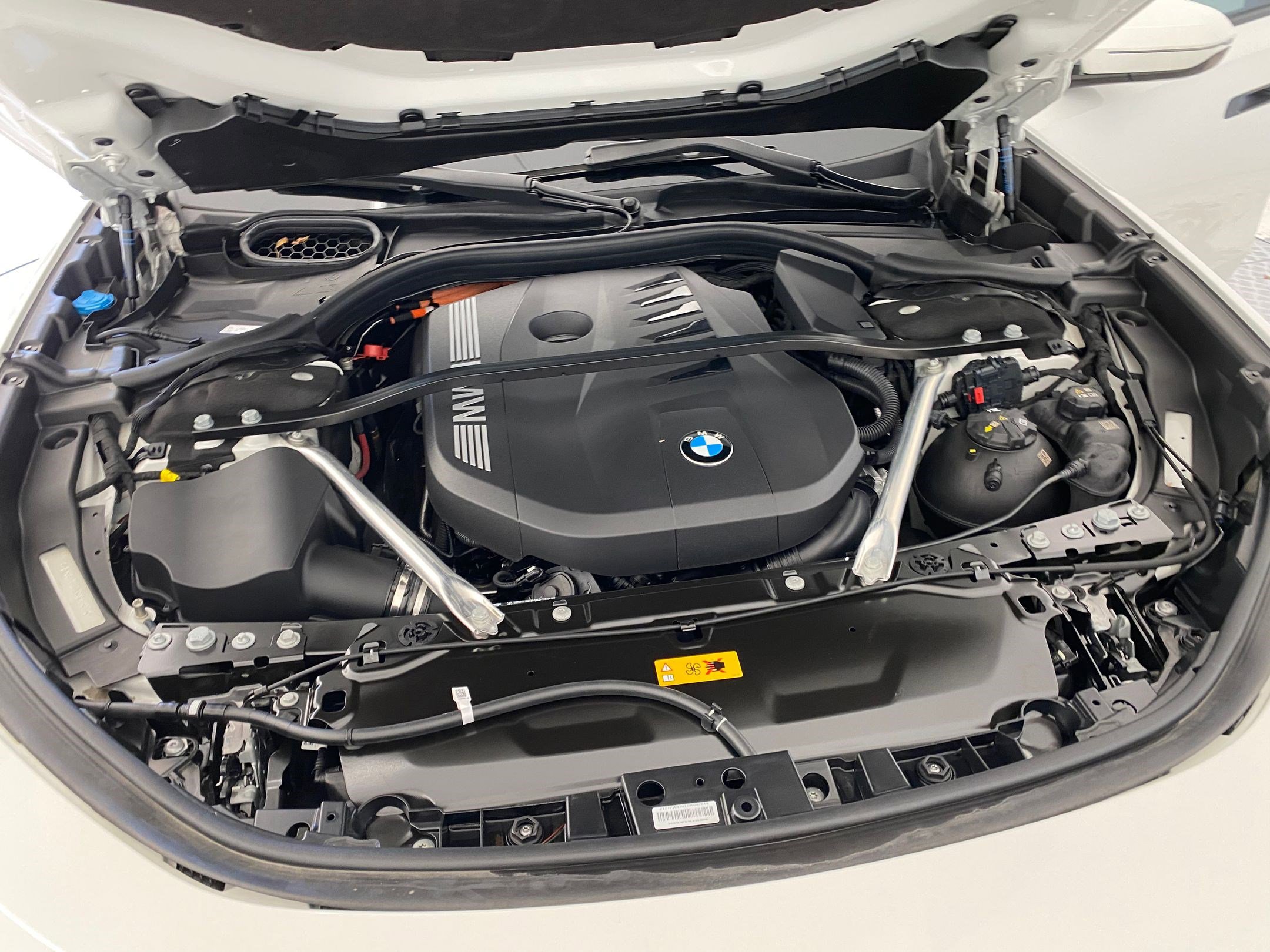 2024 BMW 750e xDrive