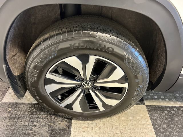 2024 Volkswagen Atlas SE