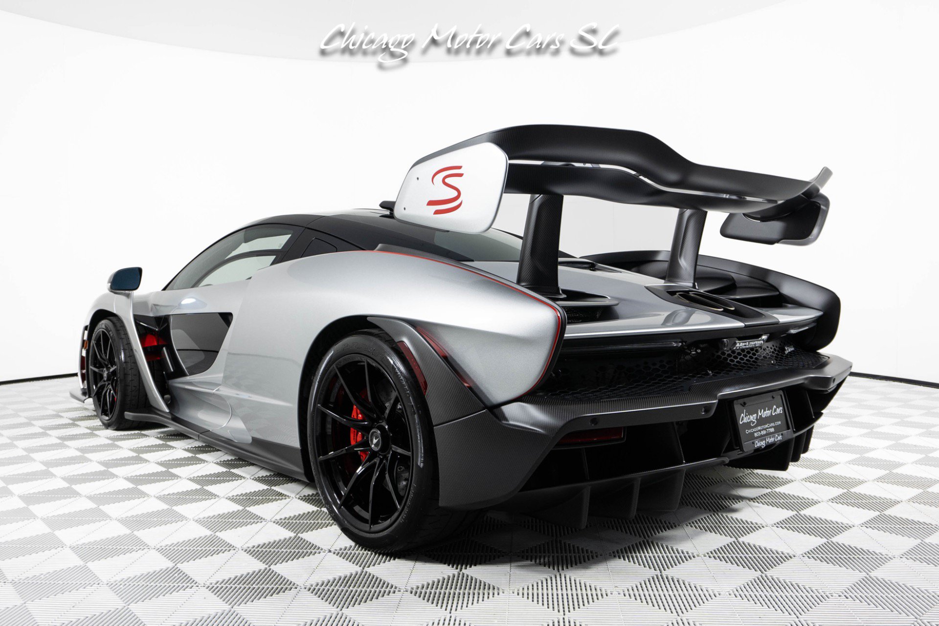Used 2019 McLaren Senna photo 25