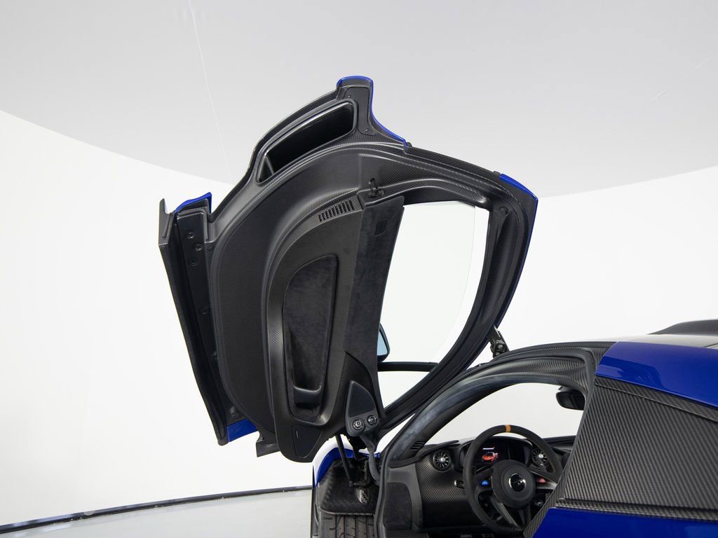 Used 2015 McLaren P1 photo 17