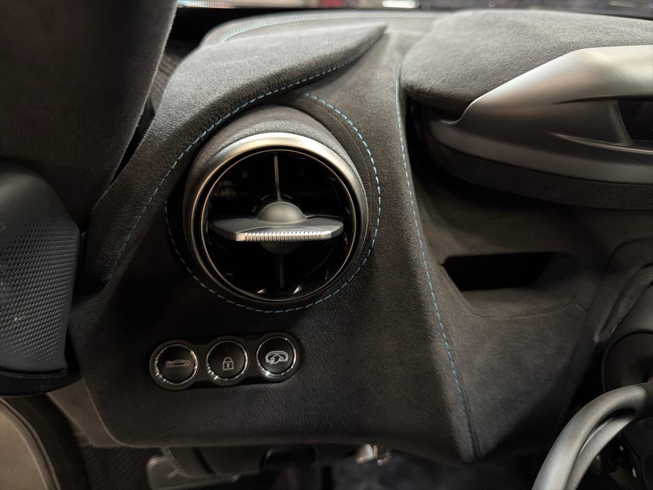 Used 2021 McLaren 765LT photo 36