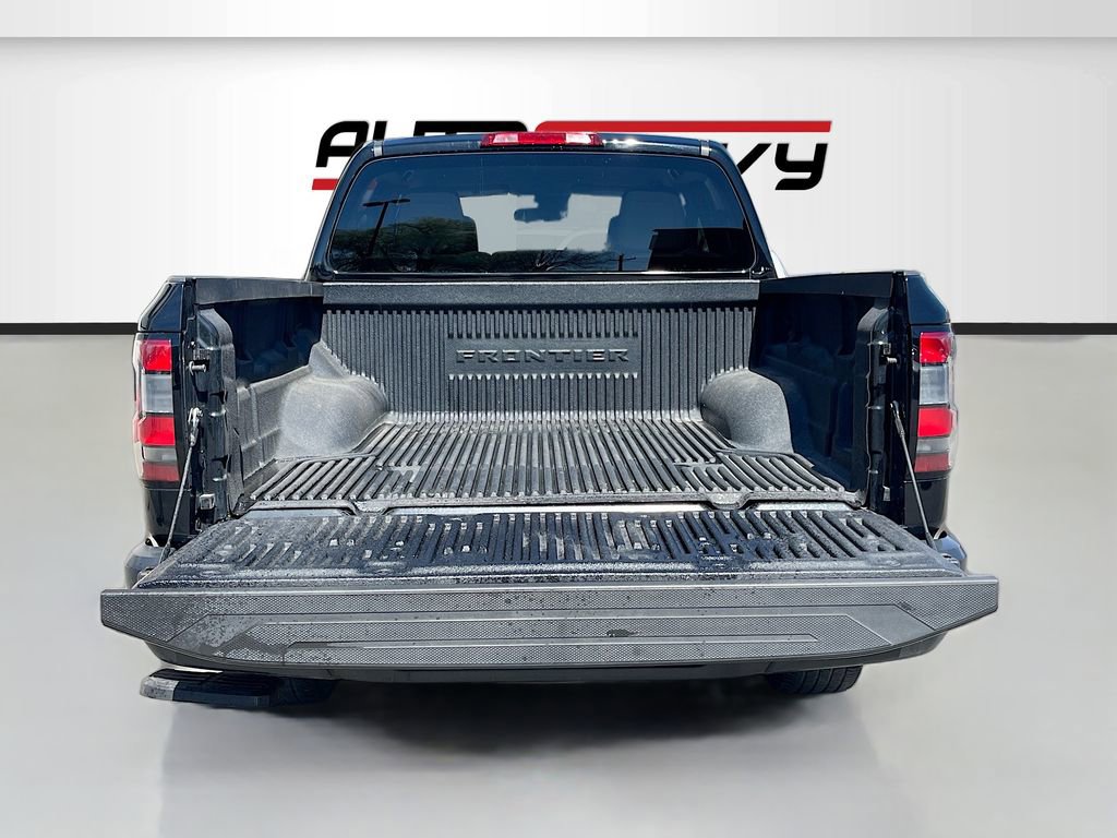 2023 Nissan Frontier S