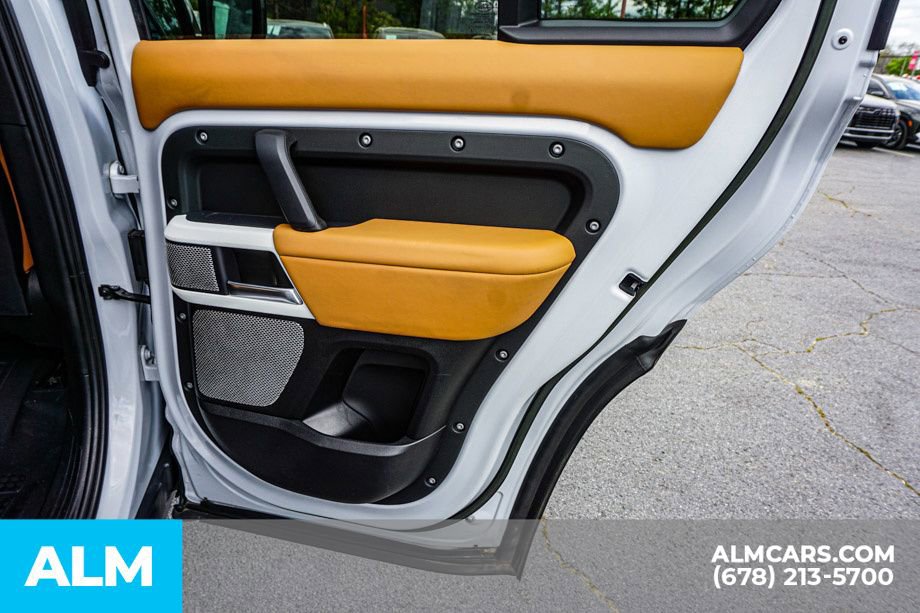 2023 Land Rover Defender 130 SE