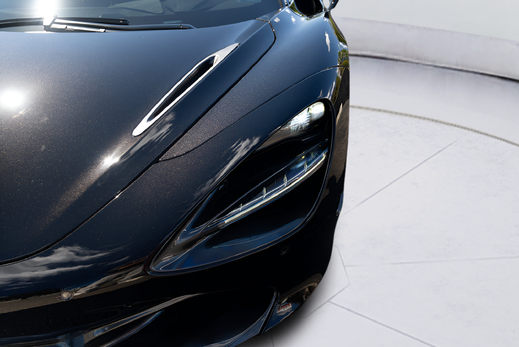 Used 2018 McLaren 720S photo 22