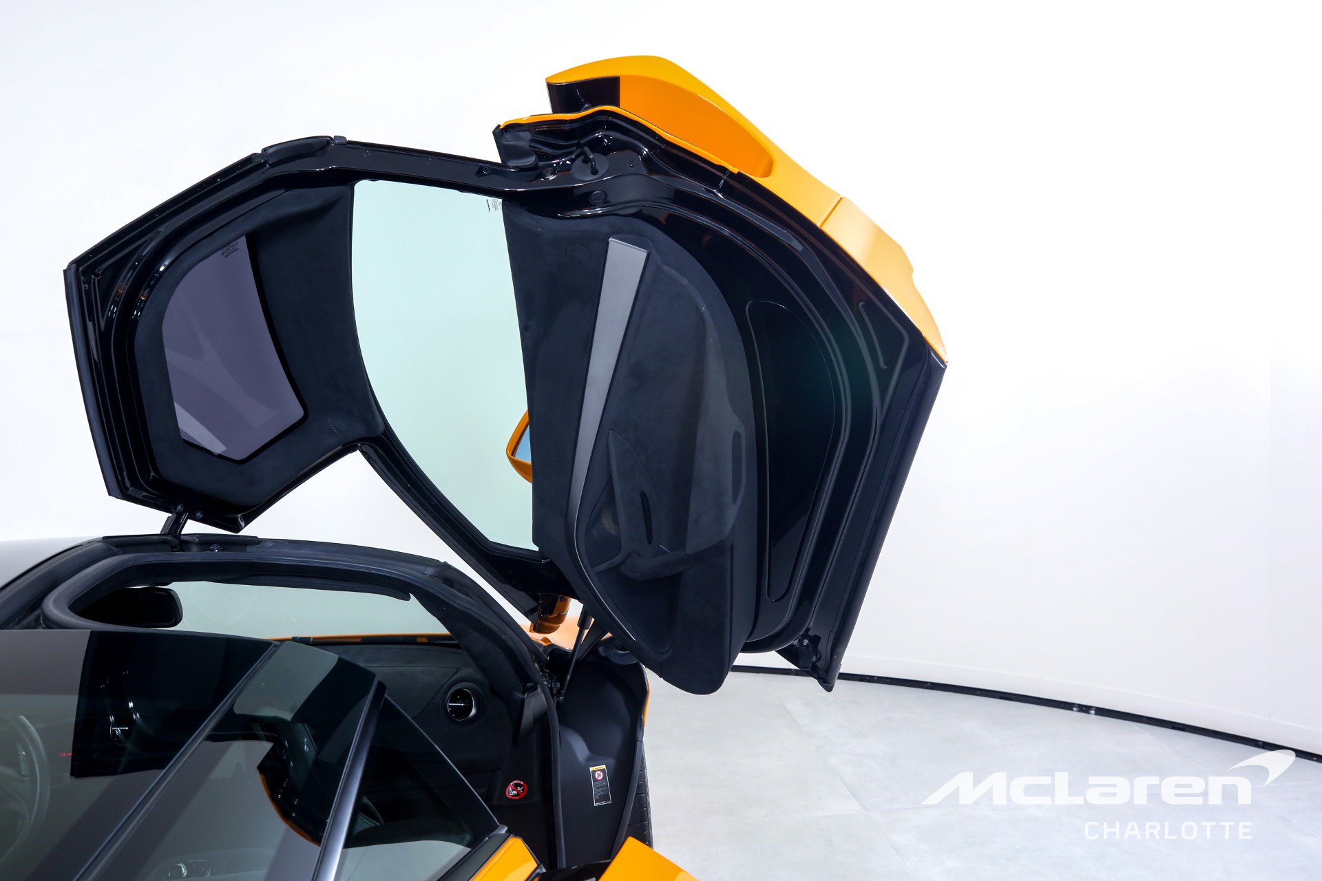 Used 2019 McLaren 720S photo 17