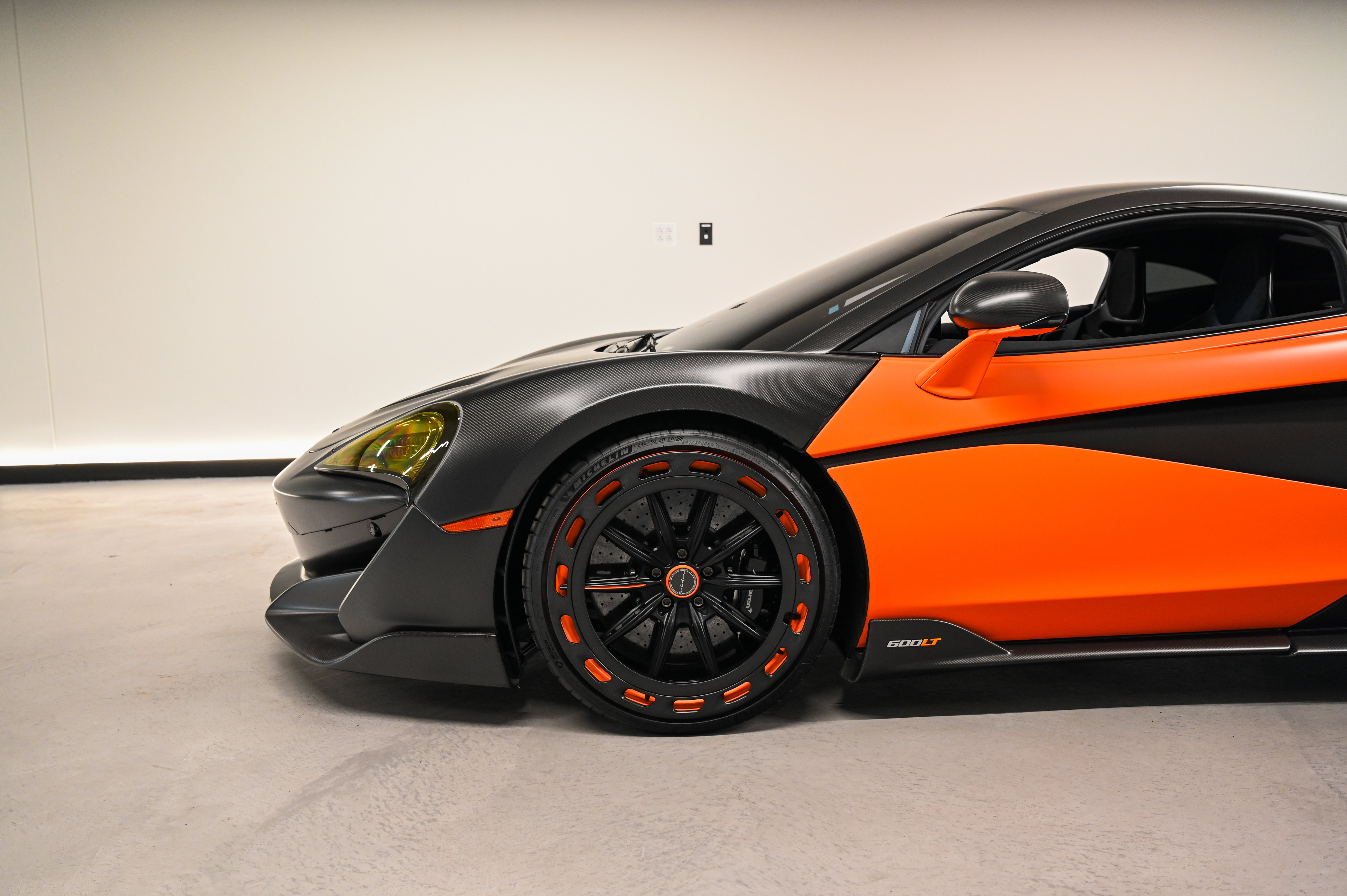 Used 2019 McLaren 600LT photo 18