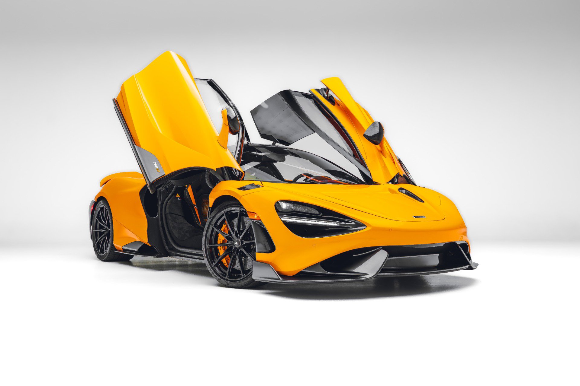 Used 2021 McLaren 765LT photo 4
