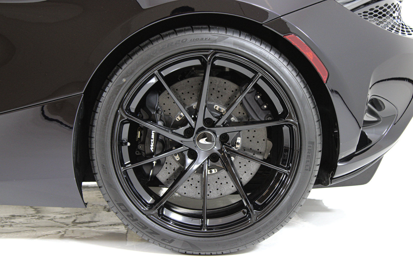 Used 2024 McLaren 750S photo 28