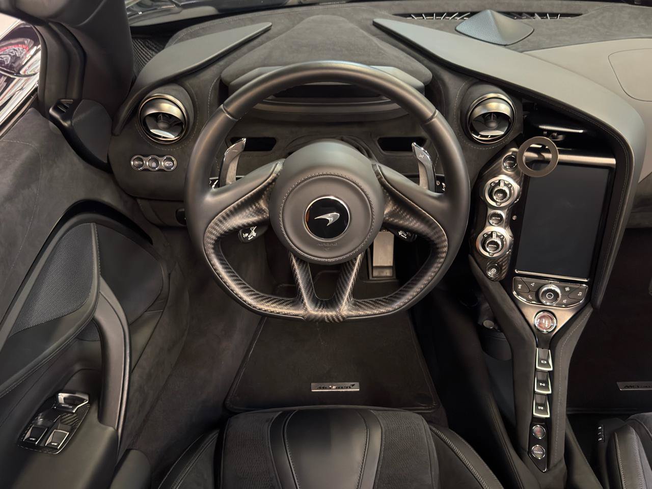 Used 2022 McLaren 720S Performance photo 22