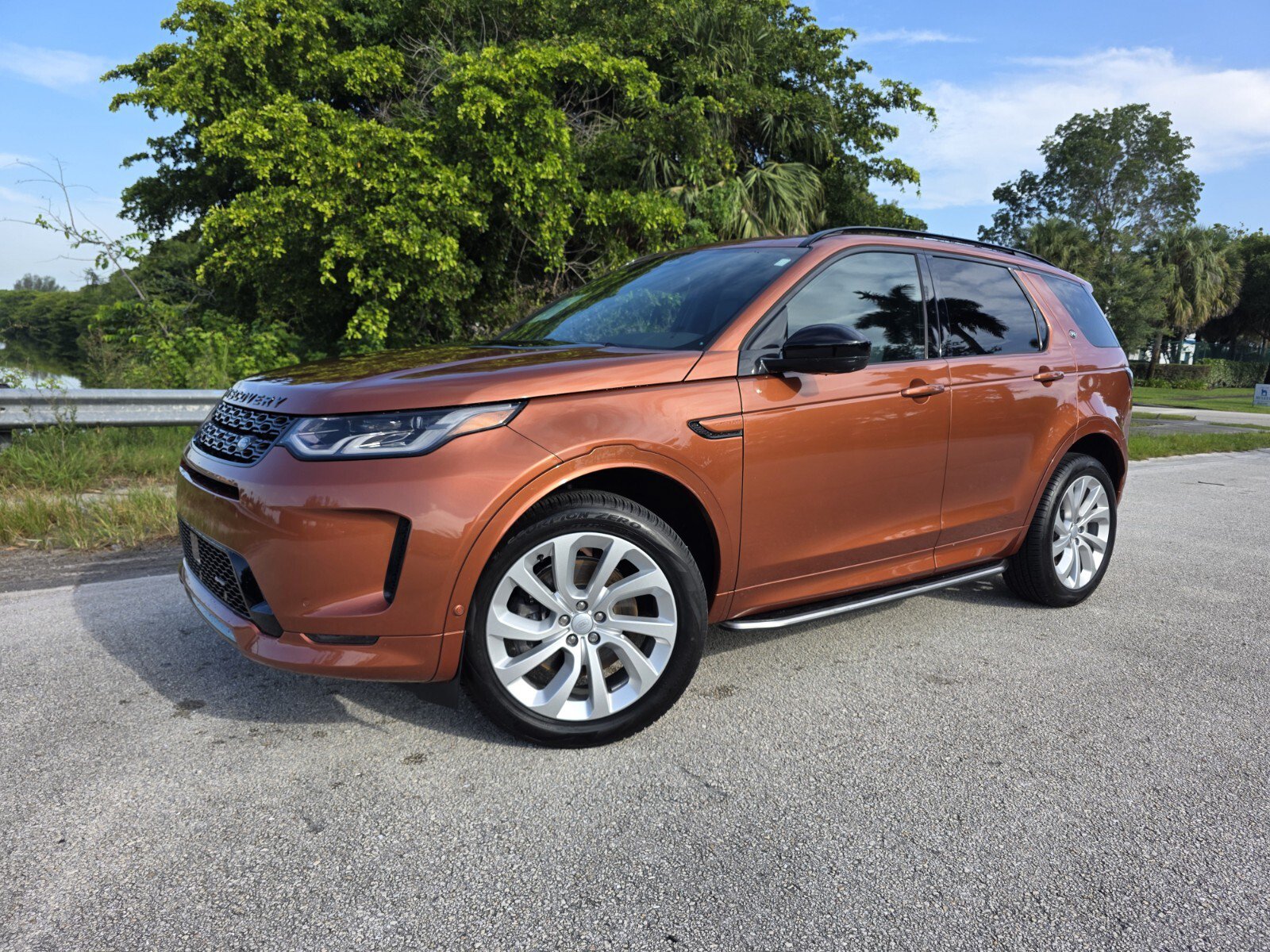 Certified 2022 Land Rover Discovery Sport SE R-Dynamic