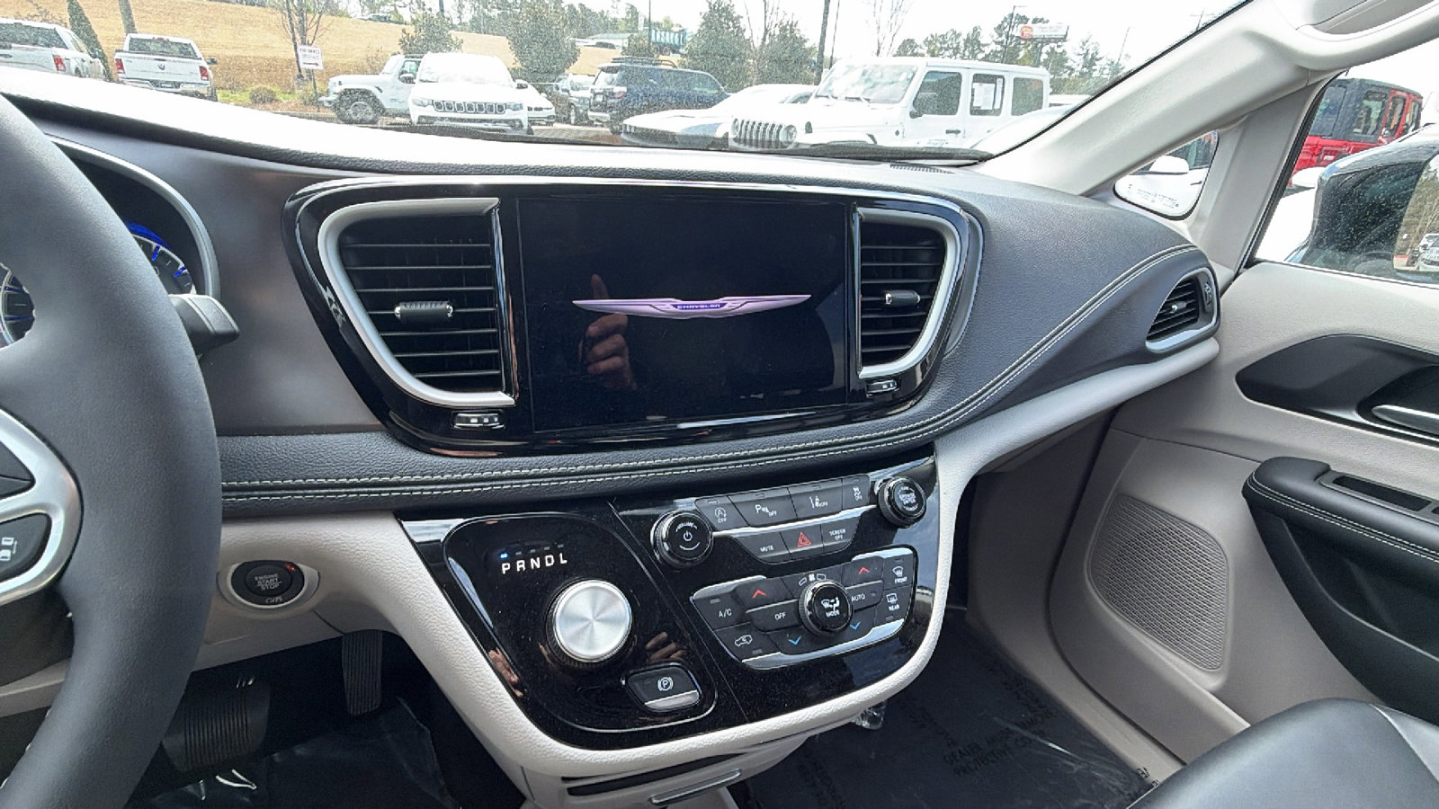 2024 Chrysler Pacifica Touring-L