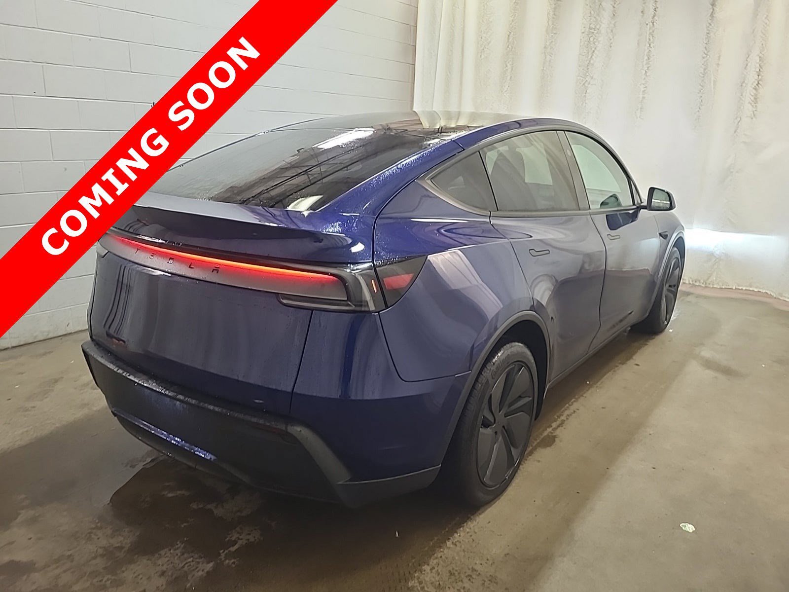 2026 Tesla Model Y 2WD