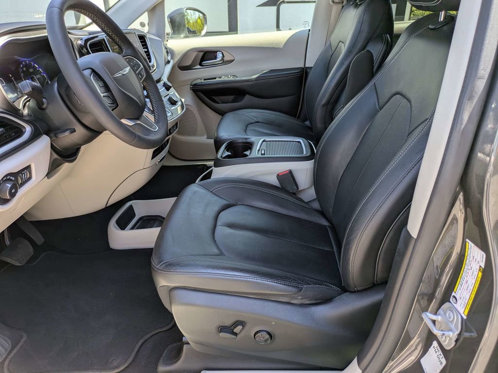 2022 Chrysler Pacifica Touring-L