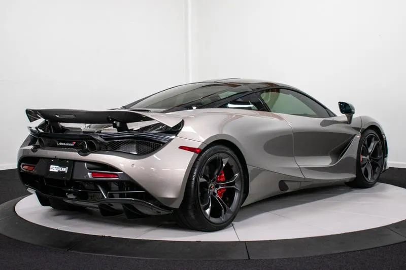 Used 2018 McLaren 720S photo 3