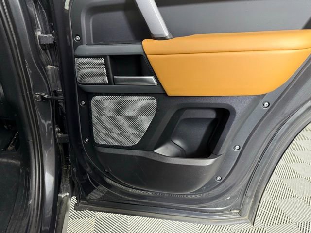 2024 Land Rover Defender 130 X-Dynamic SE