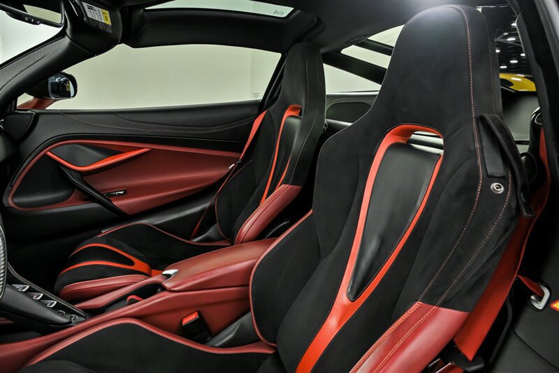 Used 2018 McLaren 720S photo 28