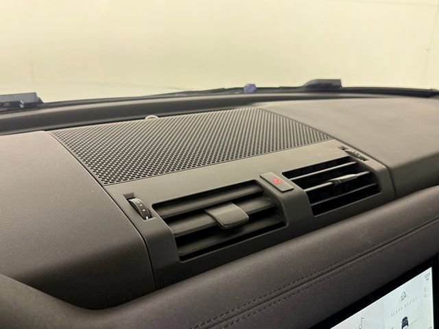 2022 Land Rover Defender 110 SE