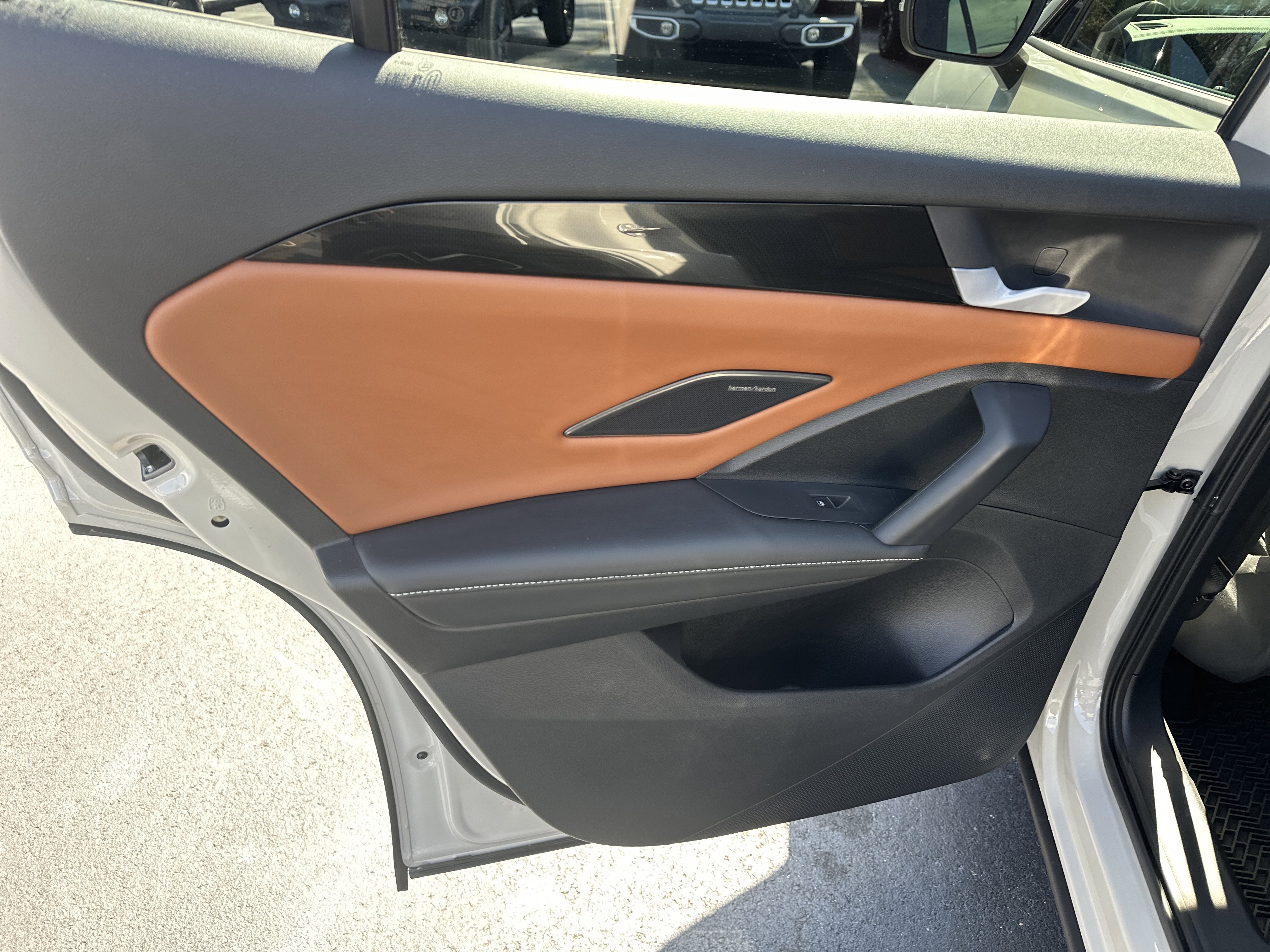 2025 Volkswagen Tiguan SEL R-Line