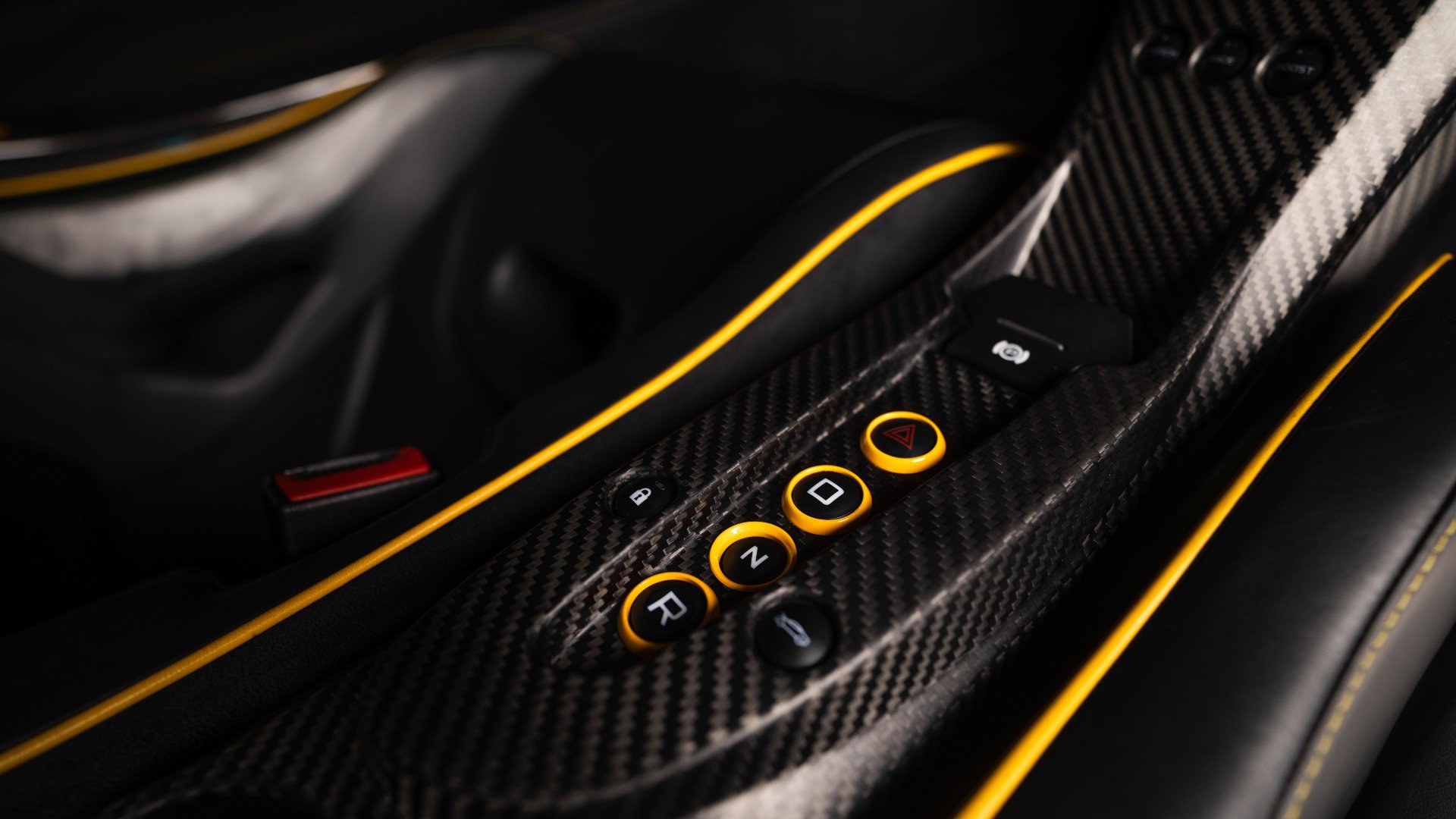 Used 2013 McLaren P1 photo 39