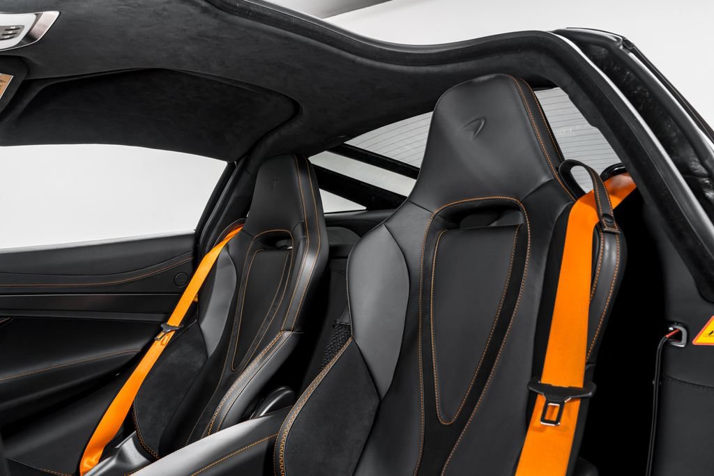 Used 2026 McLaren 750S photo 17