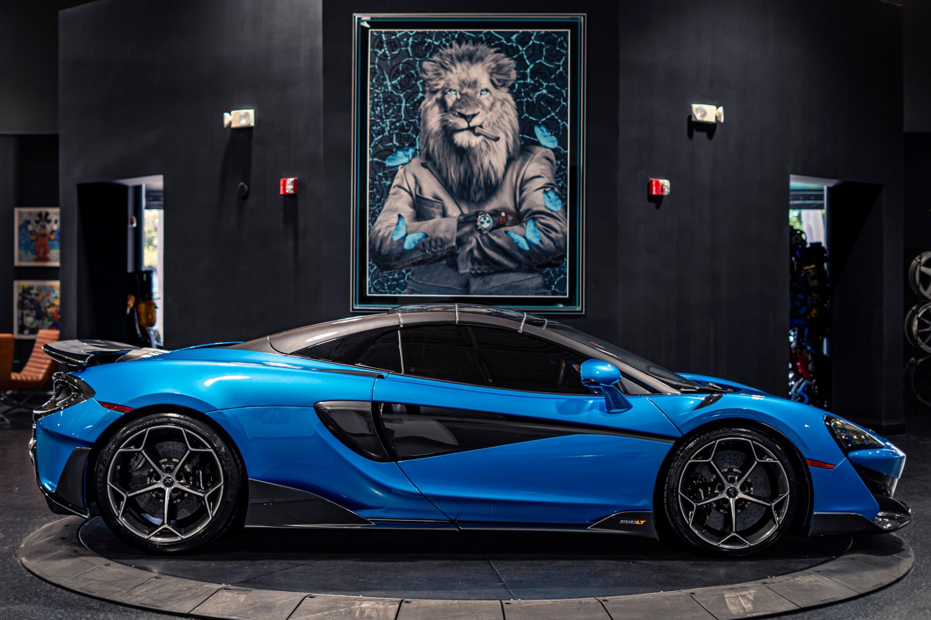 Used 2020 McLaren 600LT Spider photo 24